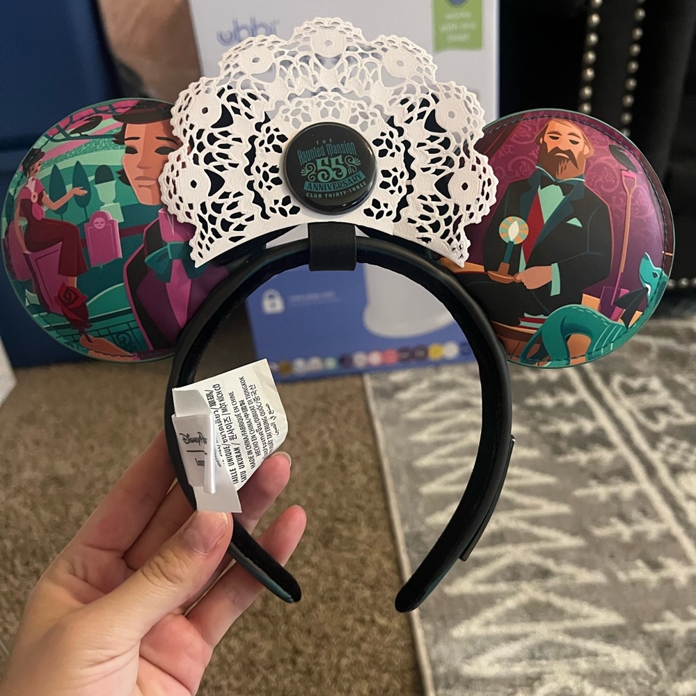 SOLD| Loungefly Disney club 33 Haunted Mansion Ears